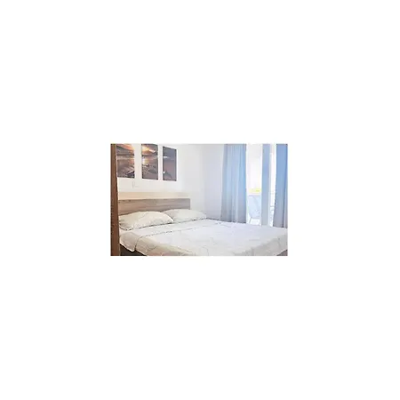 1 Bedroom Gorgeous In Appartamento Vrsi