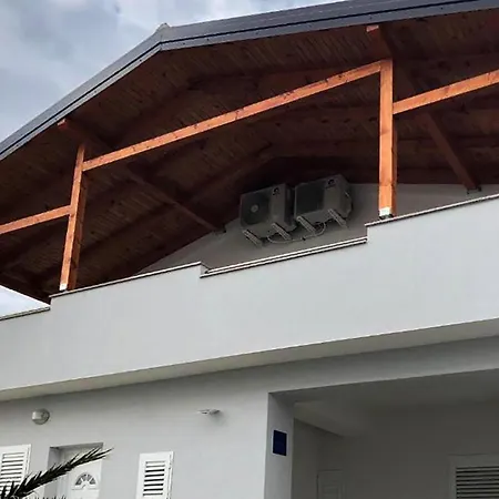 1 Bedroom Gorgeous In Apartmán Vrsi